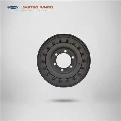 Wojenne koła w stylu wojskowym